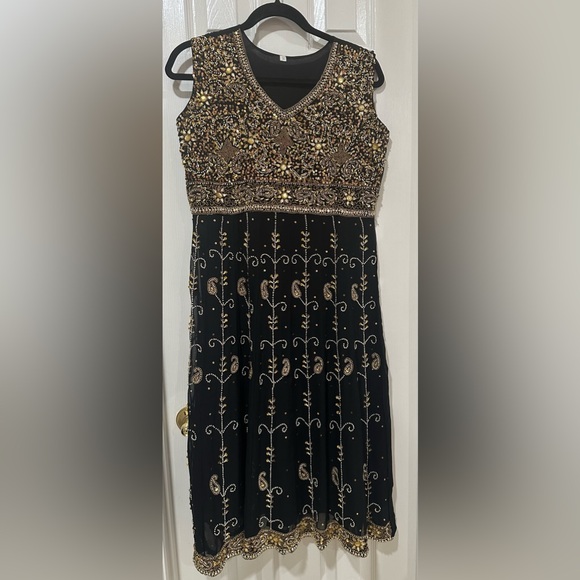 Gold and Black Indian outfit - Picture 1 of 6